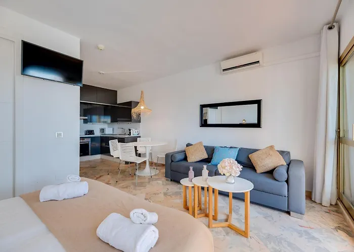 Front Line * Marbella